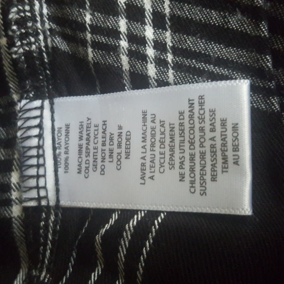 beachlunchlounge Black and White Plaid  Off the Shoulder RuffleTop, Size L - Picture 8 of 10